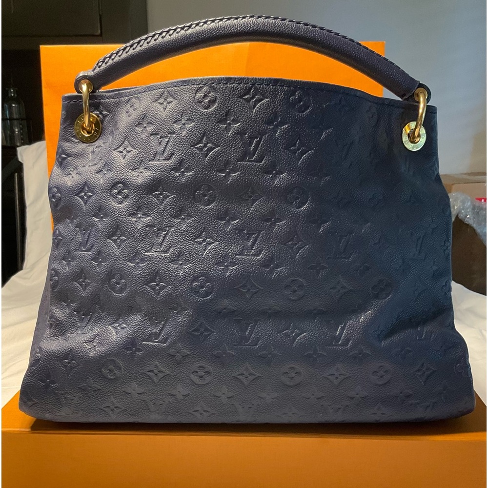 COPY - Authentic Louis Vuitton Monogram Empreinte Leather Artsy MM in Midnight …
